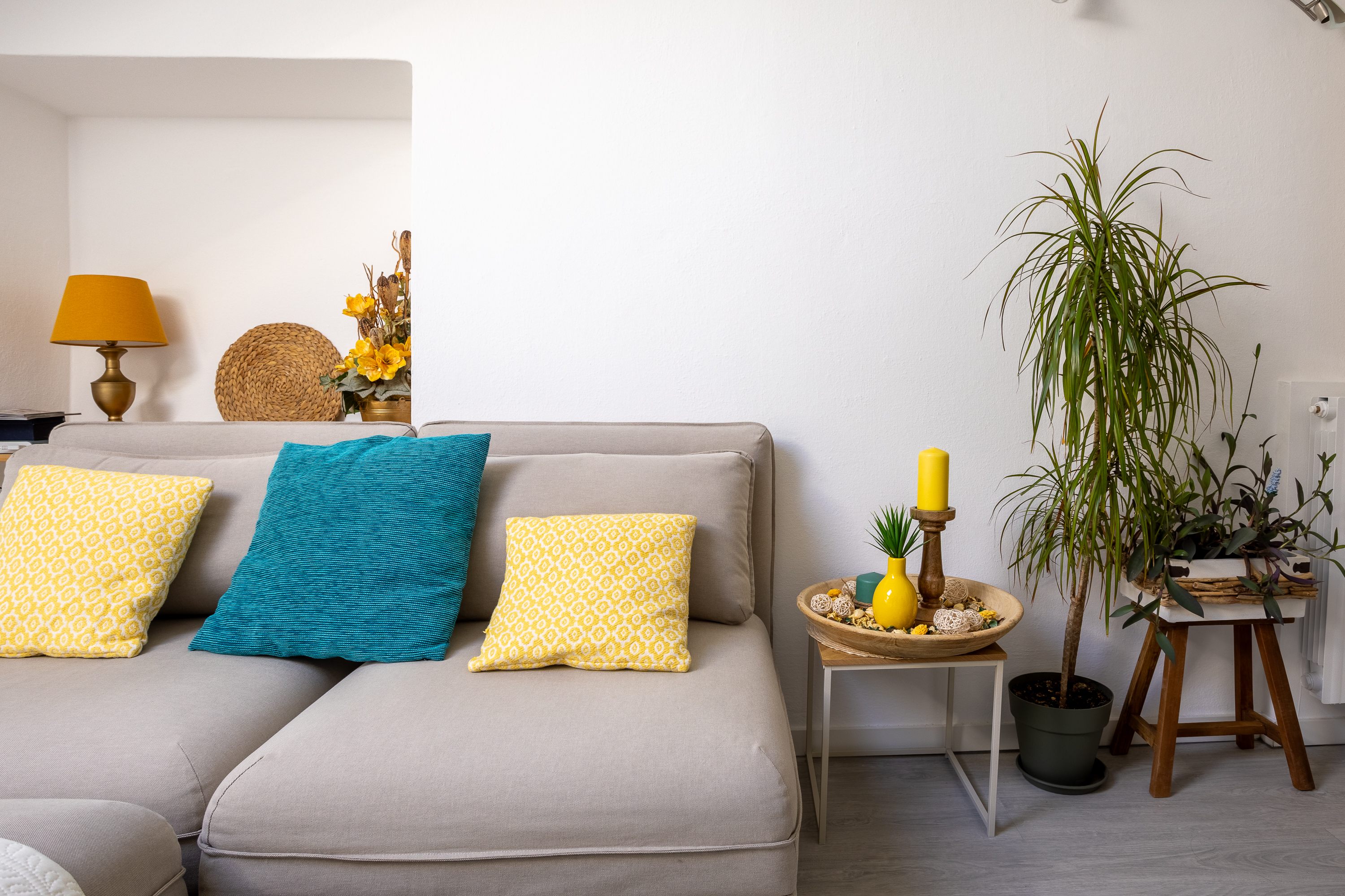 Sunlit living area at Casa Barozzi